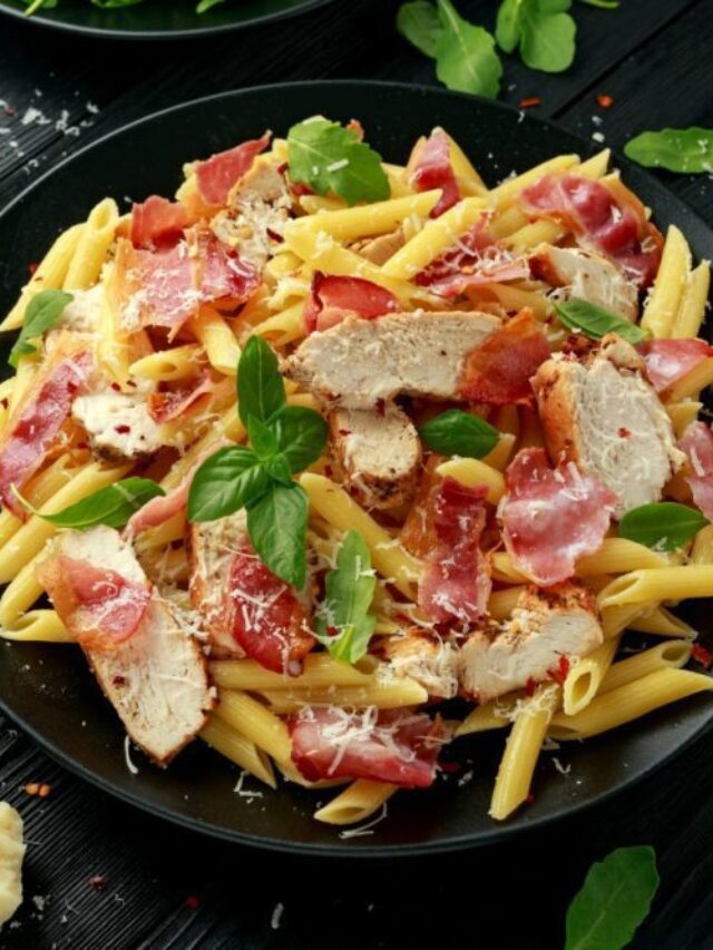 Make Creamy Chicken and Bacon Pasta