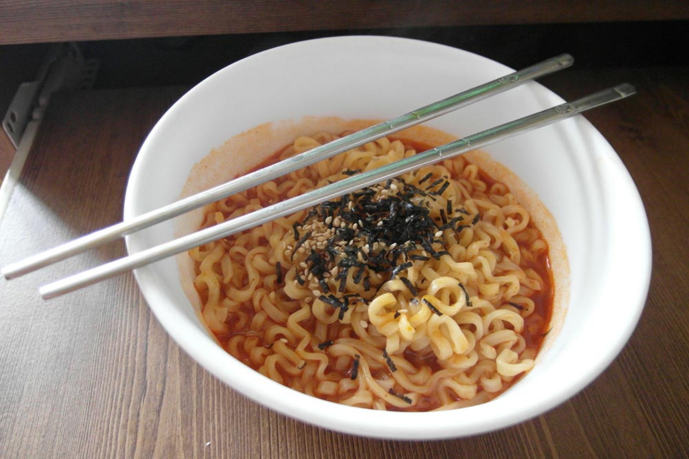 Commonly Asked Ramen Queries Can You Eat Ramen Raw The Kitchen Community