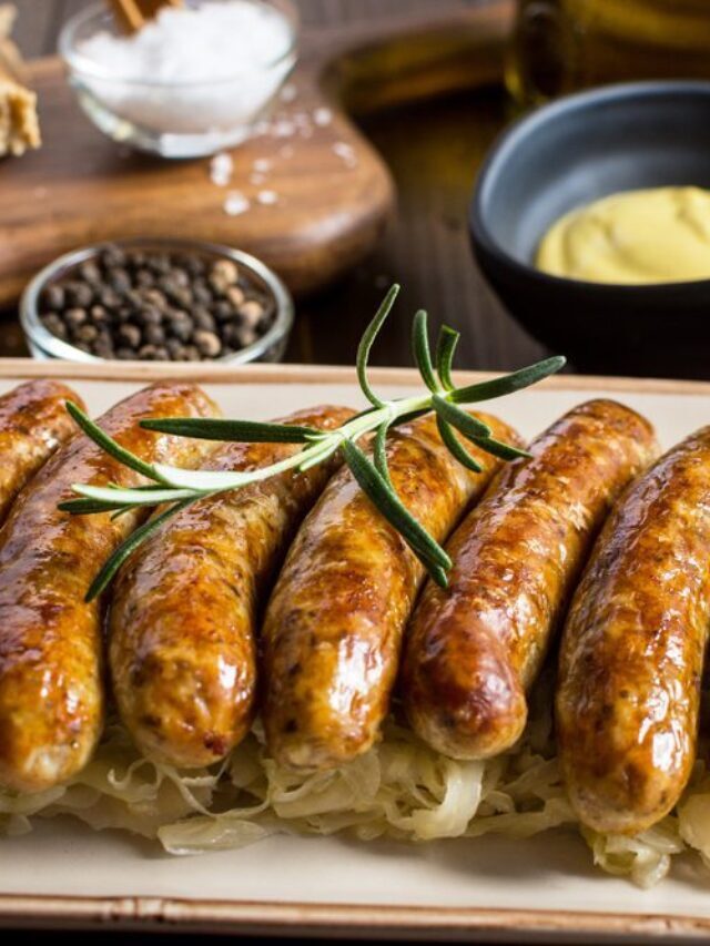 How to Cook Bratwurst in the Oven Easily