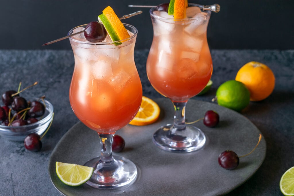 https://thekitchencommunity.org/wp-content/uploads/2022/01/rum-cocktail.jpg