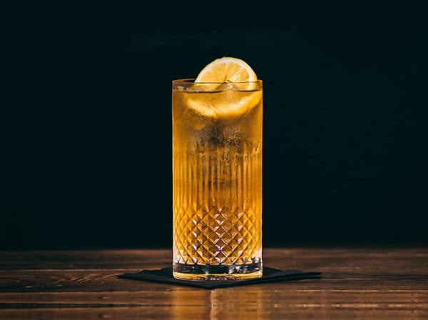 Old Fashioned – Cocktails classiques à base de whisky – Ballantine's